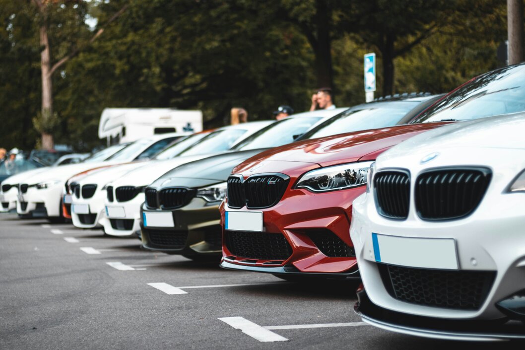 EPCarGuy N. Loop used car dealership lot